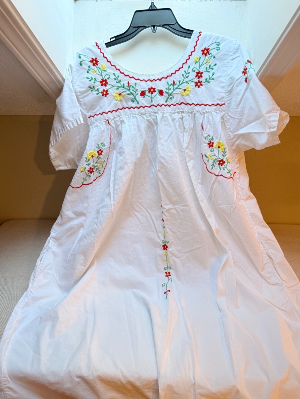 Vintage La Javabe Pakistan 1970s Embroidered Ethnic Bohemian Dress